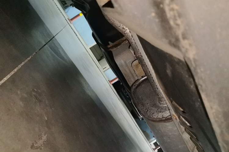 Used Volkswagen Caravelle  Chassis Rear Right