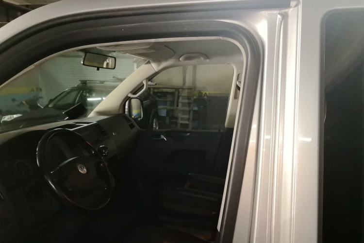 Used Volkswagen Caravelle  Driver Seat