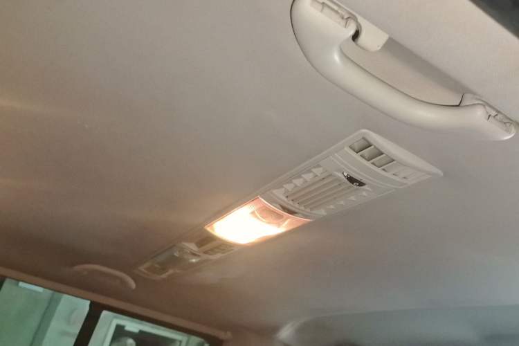 Used Volkswagen Caravelle  Headliner