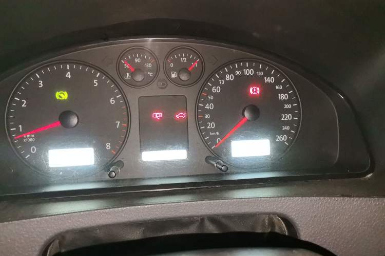 Used Volkswagen Caravelle  Instrument Cluster