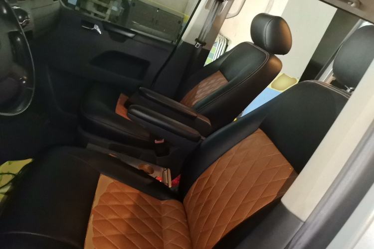 Used Volkswagen Caravelle  Left Front Seat