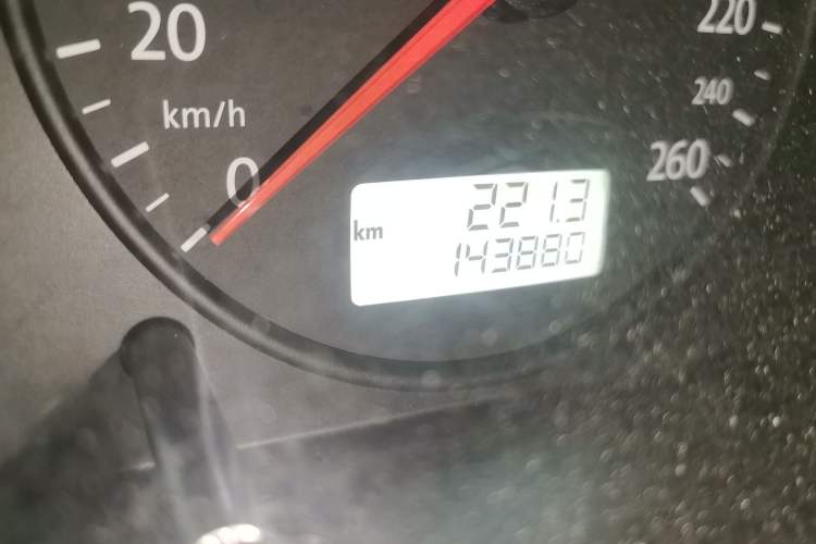 Used Volkswagen Caravelle  Odometer Close Up