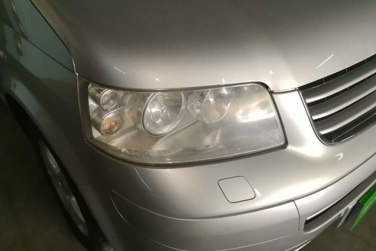 Used Volkswagen Caravelle  Right Front Headlight