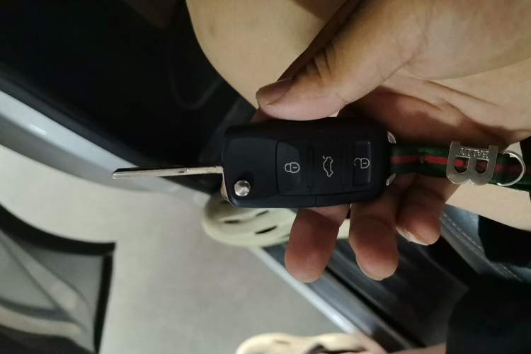Used Volkswagen Caravelle  Vehicle Key