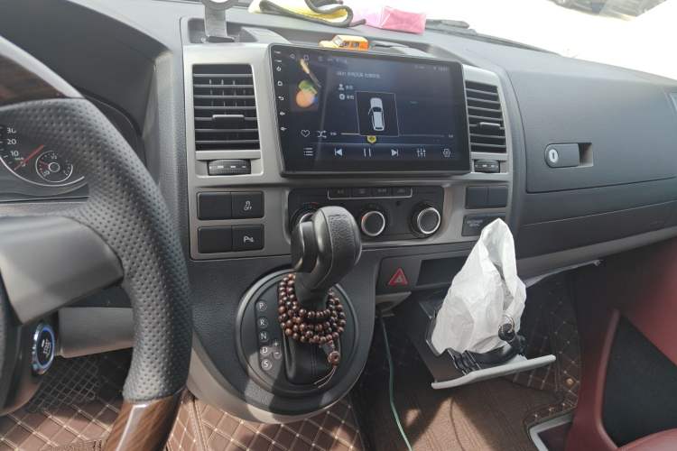 Used Volkswagen Caravelle 2014 2.0 TSI Four-Wheel Drive Comfort Edition Audio And AC Panel