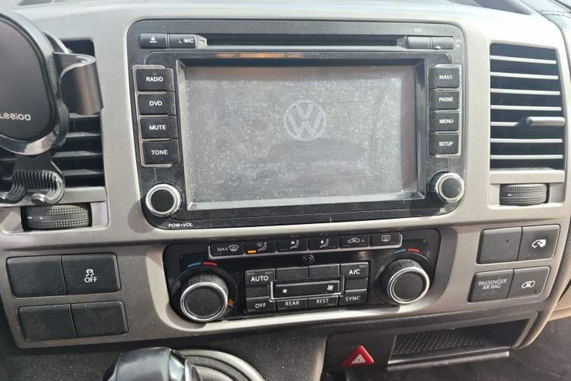 Used Volkswagen Caravelle  Audio And AC Panel