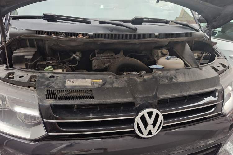 Used Volkswagen Caravelle 2014 2.0 TSI Four-Wheel Drive Comfort Edition Engine Bay