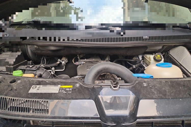 Used Volkswagen Caravelle 2014 2.0 TSI Four-Wheel Drive Comfort Edition Engine Bay