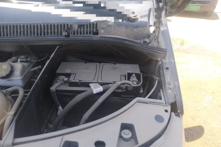 Used Volkswagen Caravelle 2014 2.0 TSI Four-Wheel Drive Comfort Edition Engine Bay Left