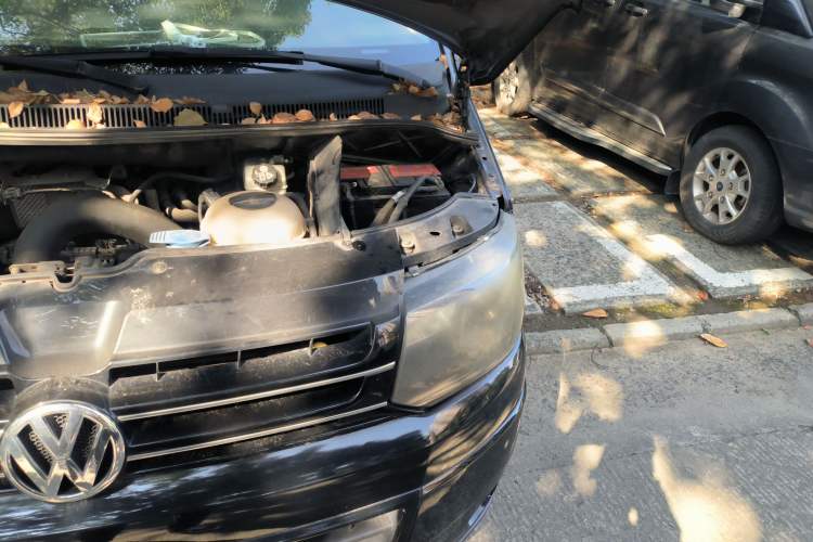Used Volkswagen Caravelle 2014 2.0 TSI Four-Wheel Drive Comfort Edition Engine Bay Left