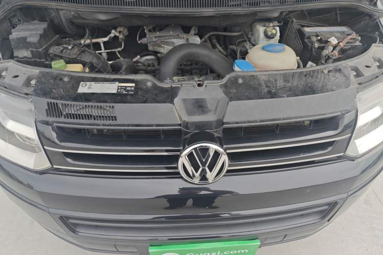Used Volkswagen Caravelle 2014 2.0 TSI Four-Wheel Drive Comfort Edition Engine Bay