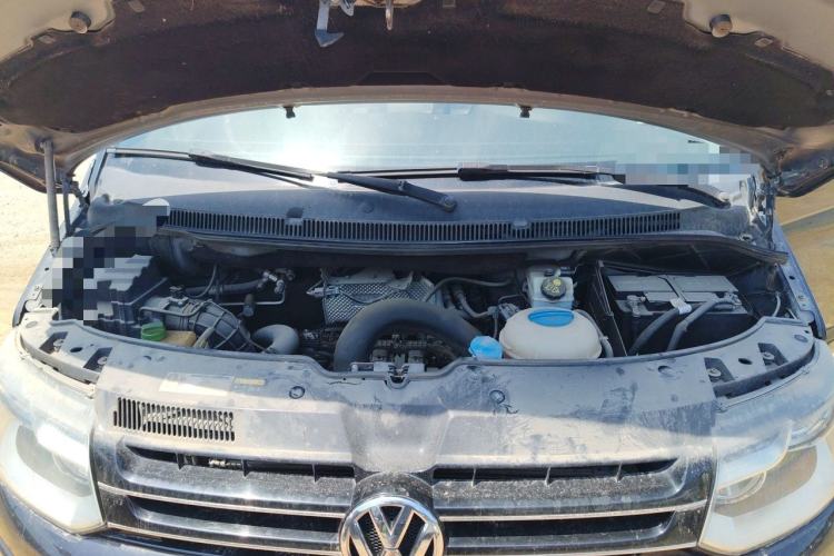 Used Volkswagen Caravelle 2014 2.0 TSI Two-Wheel-Drive Comfort Edition Engine Bay