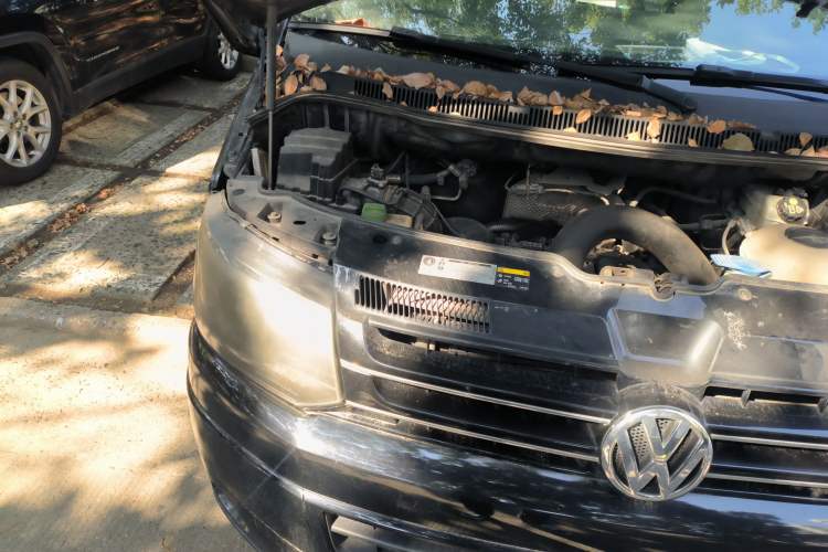 Used Volkswagen Caravelle 2014 2.0 TSI Four-Wheel Drive Comfort Edition Engine Bay Right