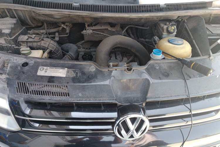 Used Volkswagen Caravelle 2014 2.0 TSI Four-Wheel Drive Comfort Edition Engine Bay
