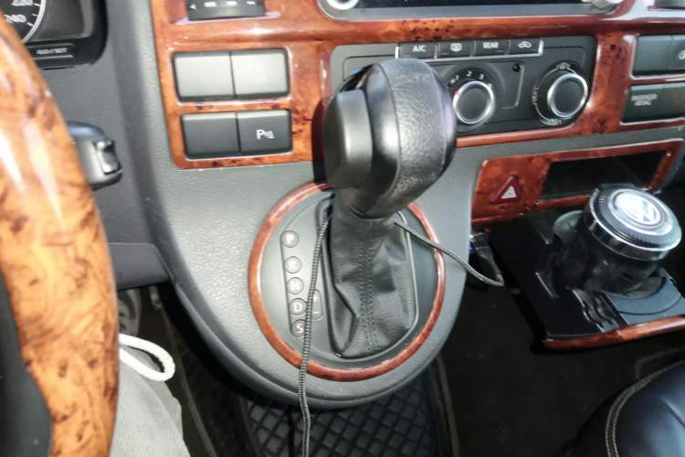 Used Volkswagen Caravelle 2014 2.0 TSI Four-Wheel Drive Comfort Edition Gear Lever