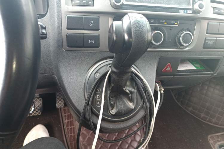 Used Volkswagen Caravelle 2014 2.0 TSI Four-Wheel Drive Comfort Edition Gear Lever