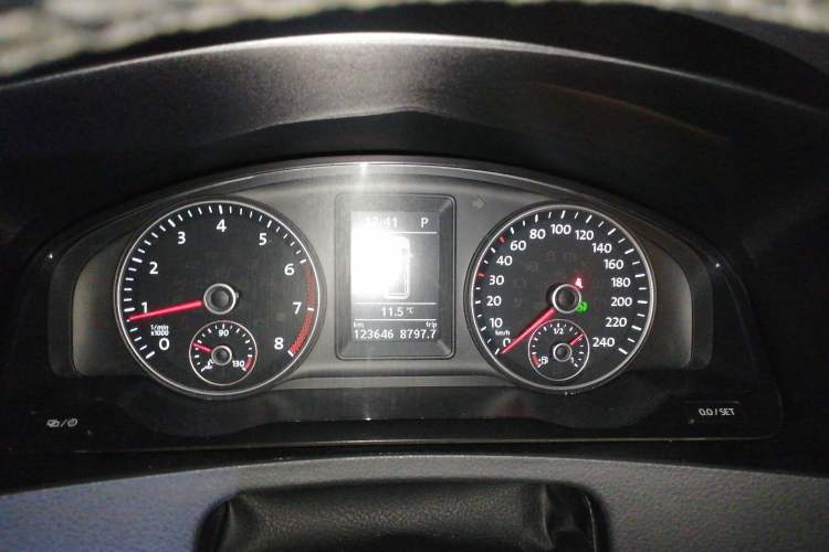 Used Volkswagen Caravelle 2014 2.0 TSI Four-Wheel Drive Comfort Edition Instrument Cluster