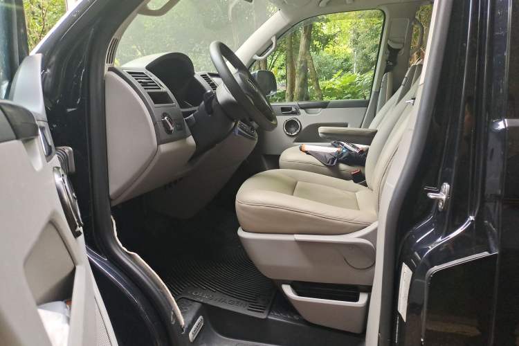 Used Volkswagen Caravelle 2014 2.0 TSI Four-Wheel Drive Comfort Edition Left Front Seat