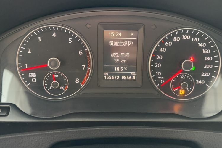 Used Volkswagen Caravelle 2014 2.0 TSI Four-Wheel Drive Comfort Edition Odometer Close Up