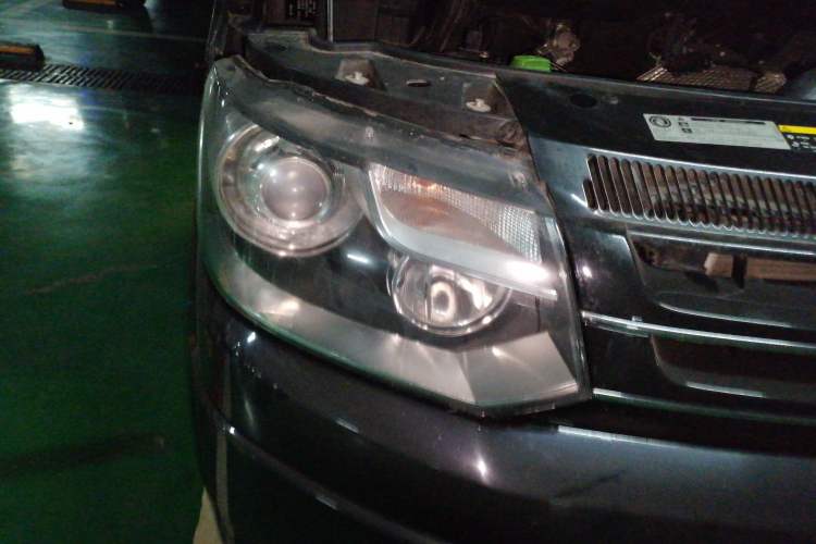 Used Volkswagen Caravelle 2014 2.0 TSI Four-Wheel Drive Comfort Edition Right Front Headlight