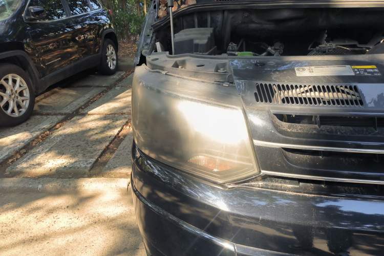 Used Volkswagen Caravelle 2014 2.0 TSI Four-Wheel Drive Comfort Edition Right Front Headlight