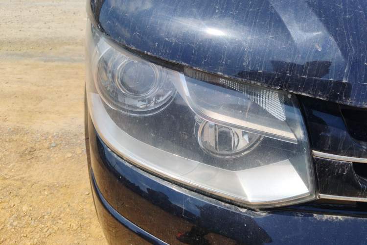 Used Volkswagen Caravelle 2014 2.0 TSI Two-Wheel-Drive Comfort Edition Right Front Headlight
