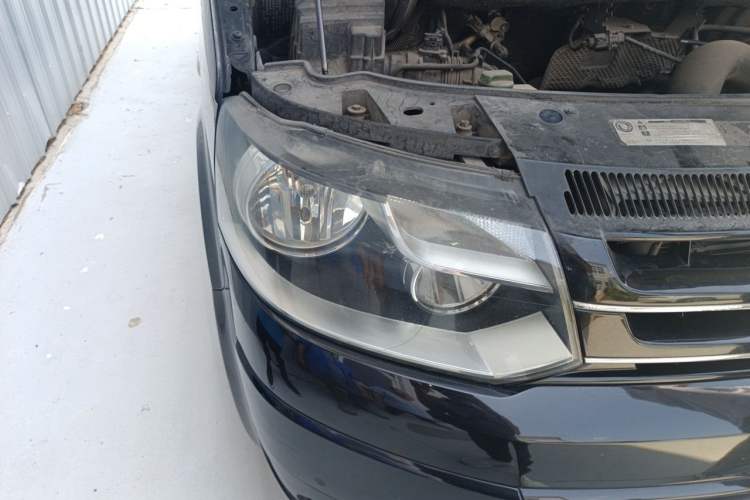 Used Volkswagen Caravelle 2014 2.0 TSI Four-Wheel Drive Comfort Edition Right Front Headlight
