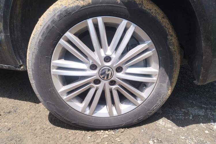Used Volkswagen Caravelle 2014 2.0 TSI Four-Wheel Drive Comfort Edition Right Front Wheel Hub
