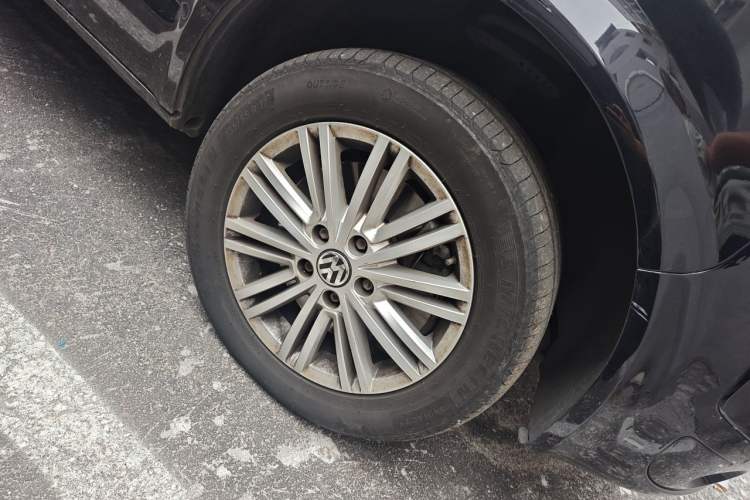 Used Volkswagen Caravelle 2014 2.0 TSI Four-Wheel Drive Comfort Edition Right Front Wheel Hub