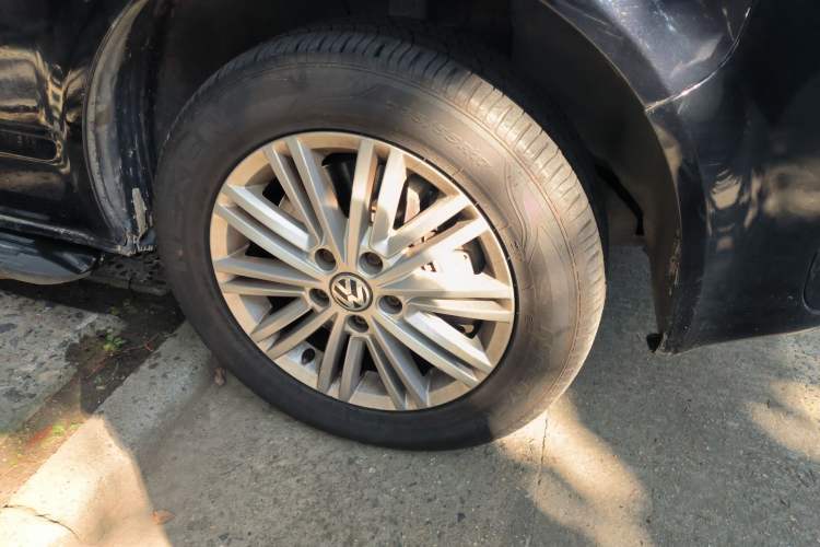 Used Volkswagen Caravelle 2014 2.0 TSI Four-Wheel Drive Comfort Edition Right Front Wheel Hub