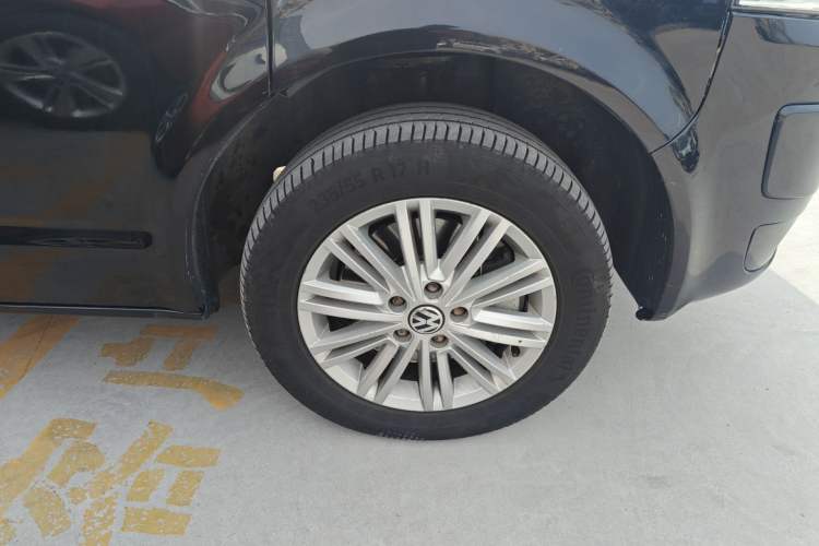 Used Volkswagen Caravelle 2014 2.0 TSI Four-Wheel Drive Comfort Edition Right Front Wheel Hub