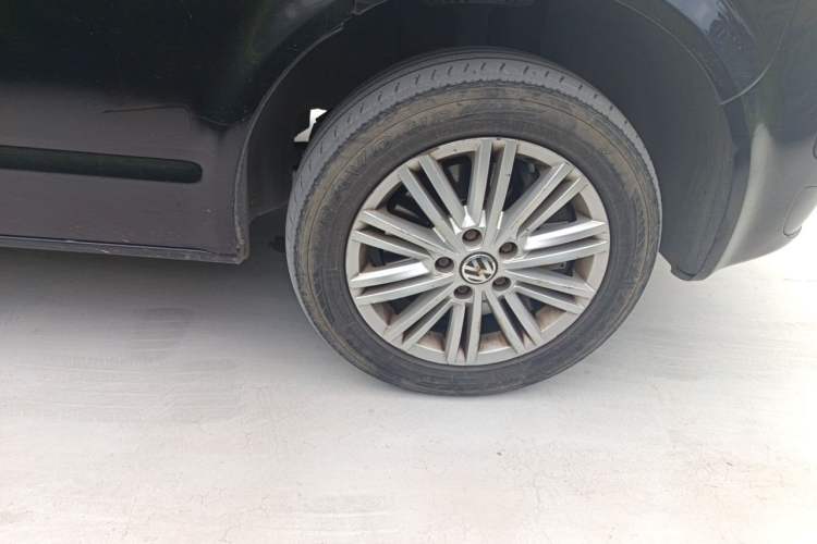 Used Volkswagen Caravelle 2014 2.0 TSI Four-Wheel Drive Comfort Edition Right Front Wheel Hub