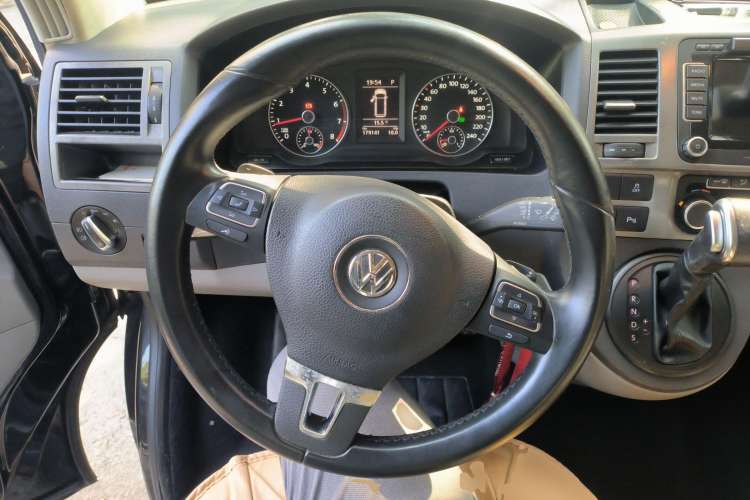 Used Volkswagen Caravelle 2014 2.0 TSI Four-Wheel Drive Comfort Edition Steering Wheel