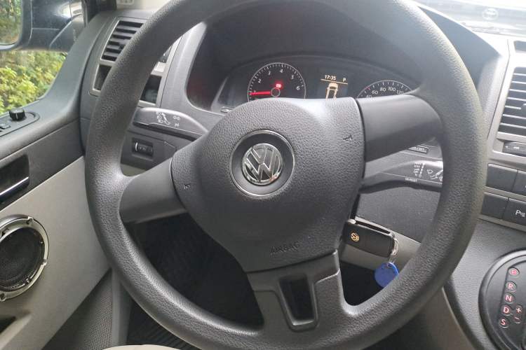 Used Volkswagen Caravelle 2014 2.0 TSI Four-Wheel Drive Comfort Edition Steering Wheel