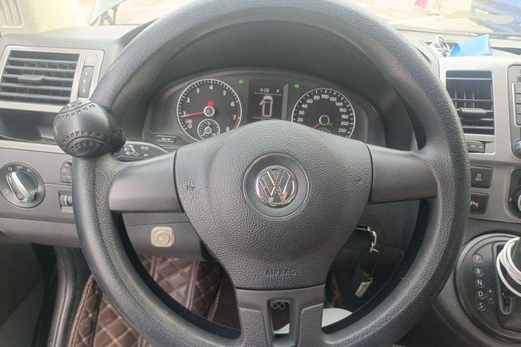 Used Volkswagen Caravelle 2014 2.0 TSI Four-Wheel Drive Comfort Edition Steering Wheel