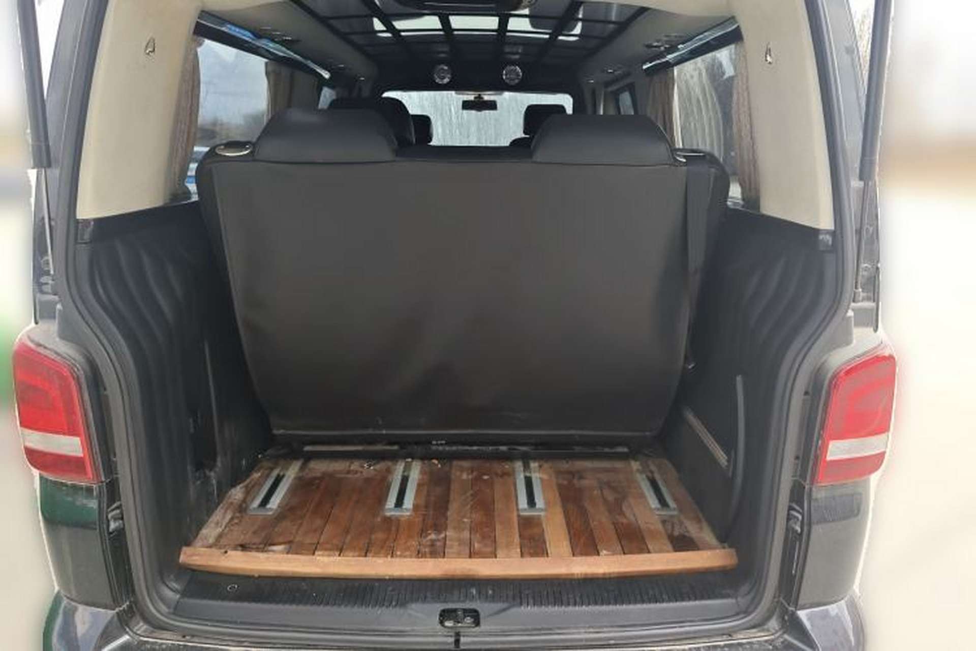 Used Volkswagen Caravelle  Trunk