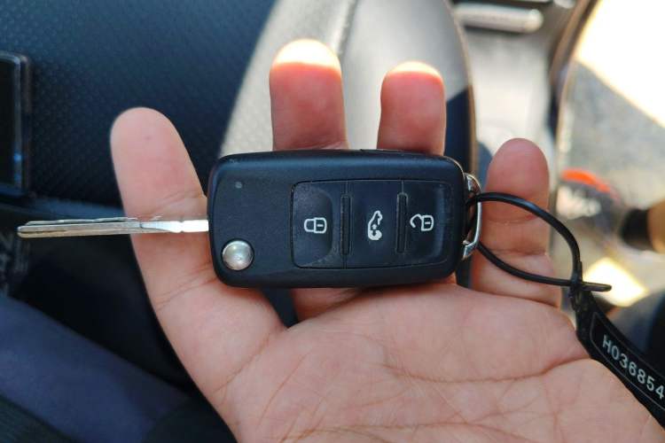 Used Volkswagen Caravelle 2014 2.0 TSI Two-Wheel-Drive Comfort Edition Vehicle Key