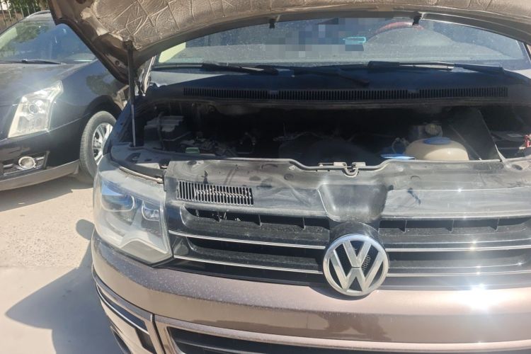 Used Volkswagen Caravelle 2014 2.0 TSI Four-Wheel Drive Comfort Edition Engine Bay Right