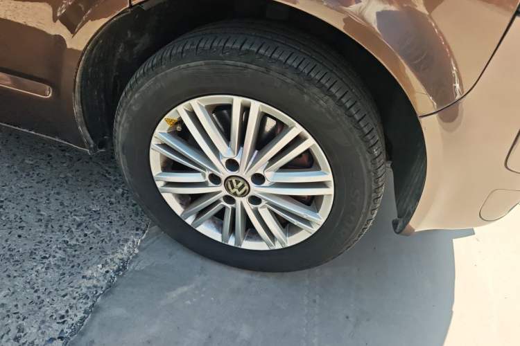 Used Volkswagen Caravelle 2014 2.0 TSI Four-Wheel Drive Comfort Edition Right Front Wheel Hub