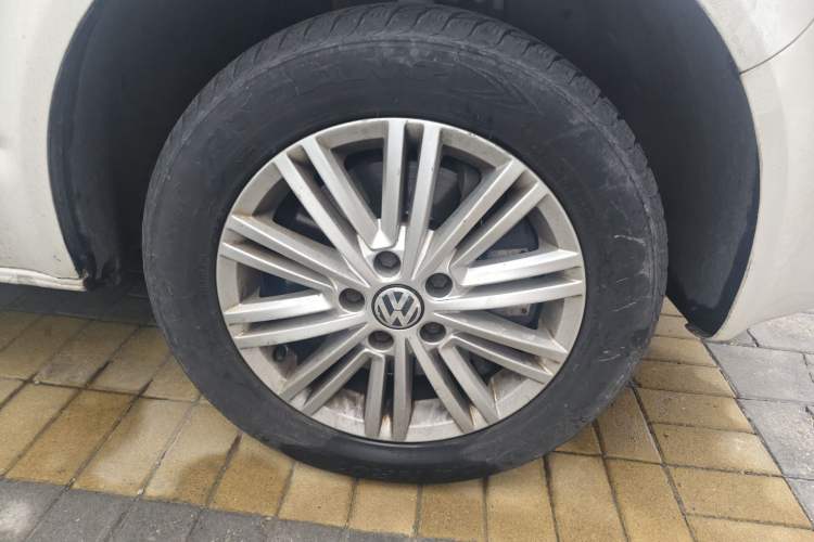 Used Volkswagen Caravelle 2014 2.0 TSI Four-Wheel Drive Comfort Edition Right Front Wheel Hub