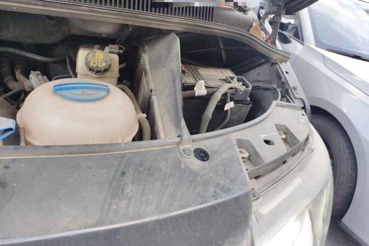 Used Volkswagen Caravelle 2015 2.0 TSI Four-Wheel Drive Comfort Edition Engine Bay Left