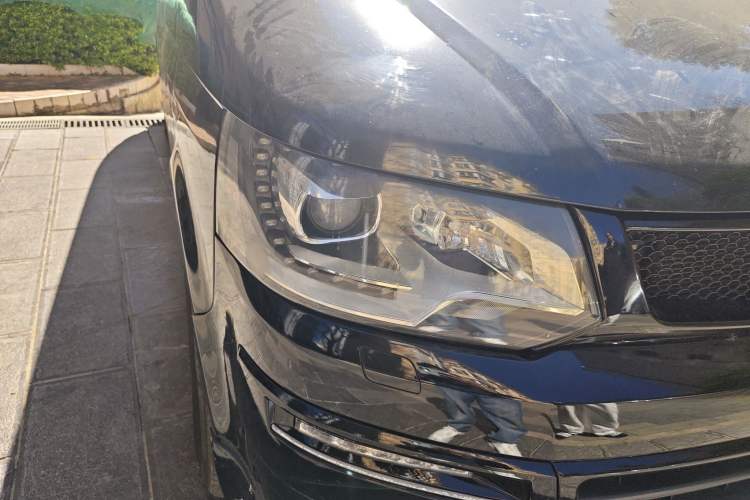 Used Volkswagen Caravelle 2015 2.0 TSI Four-Wheel Drive Comfort Edition Right Front Headlight