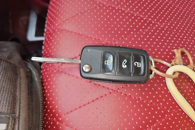 Used Volkswagen Caravelle 2015 2.0 TSI Four-Wheel Drive Comfort Edition Vehicle Key