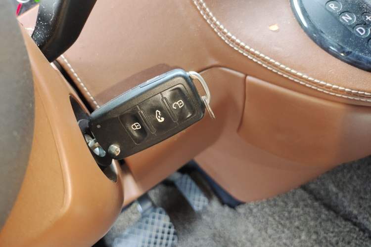 Used Volkswagen Caravelle 2015 2.0 TSI Four-Wheel Drive Comfort Edition Vehicle Key