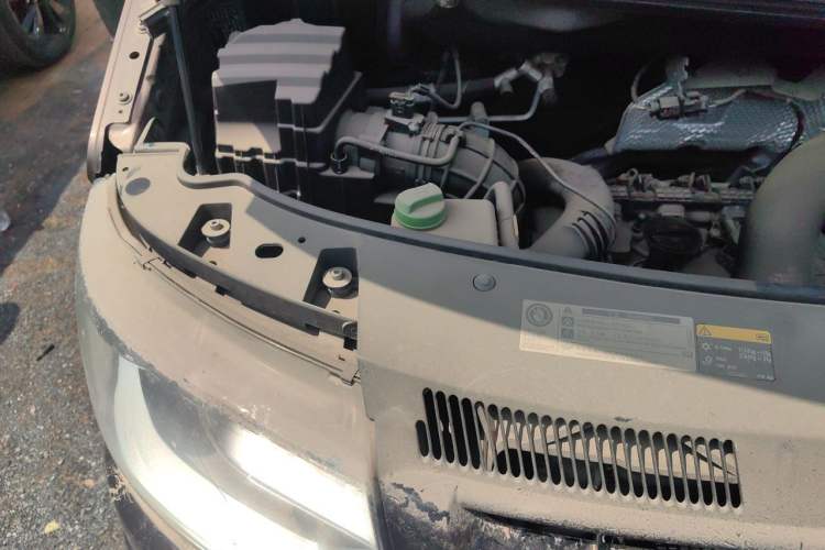 Used Volkswagen Caravelle 2015 2.0 TSI Four-Wheel Drive Comfort Edition Engine Bay Right