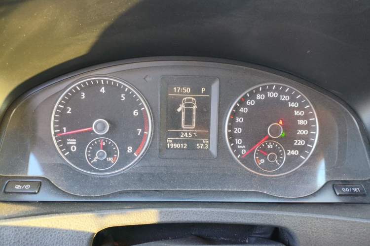Used Volkswagen Caravelle 2015 2.0 TSI Four-Wheel Drive Comfort Edition Instrument Cluster