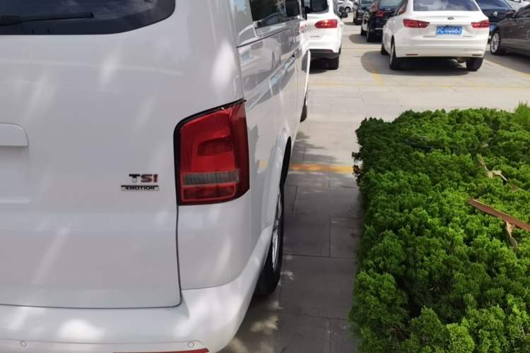 Used Volkswagen Caravelle 2015 2.0 TSI Four-Wheel Drive Comfort Edition Exterior 3