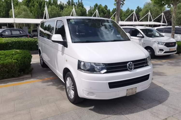 Used Volkswagen Caravelle 2015 2.0 TSI Four-Wheel Drive Comfort Edition Front Right 45 Deg