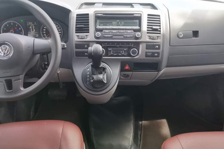 Used Volkswagen Caravelle 2015 2.0 TSI Four-Wheel Drive Comfort Edition Gear Lever