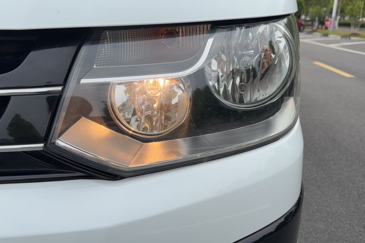 Used Volkswagen Caravelle 2015 2.0 TSI Four-Wheel Drive Comfort Edition Left Front Headlight